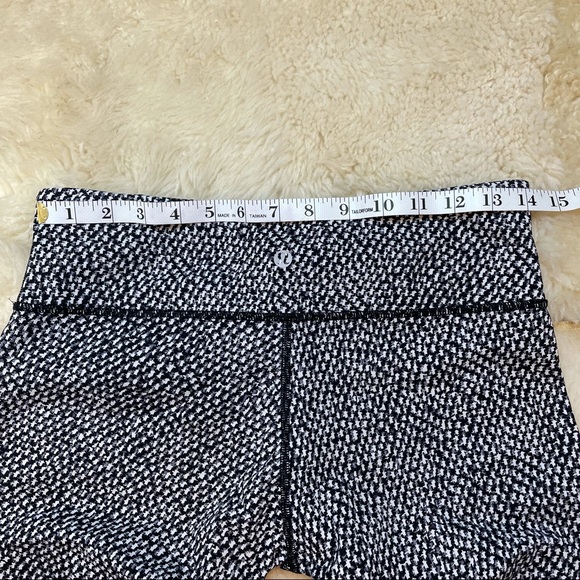 lululemon athletica Scatter Star Arctic Wunder Under III Crop sz 8 - Picture 7 of 8